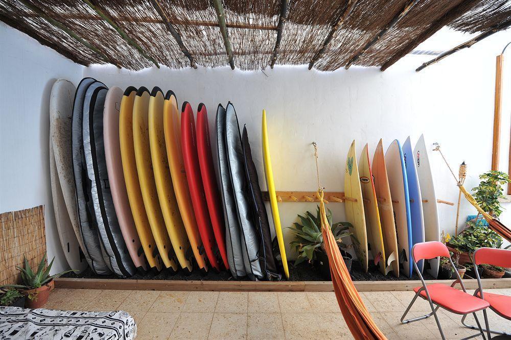 Hotel Clandestino Surf Adventure Caleta De Famara Eksteriør billede