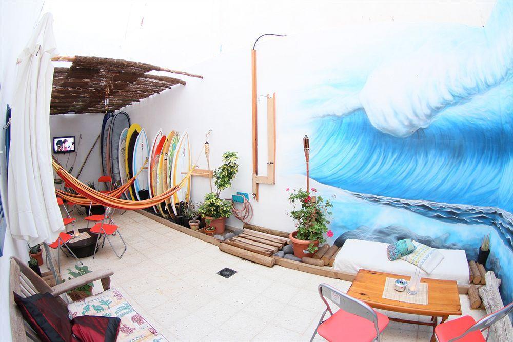 Hotel Clandestino Surf Adventure Caleta De Famara Eksteriør billede